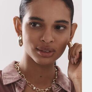 Anthropologie bean post gold tone earring NWT